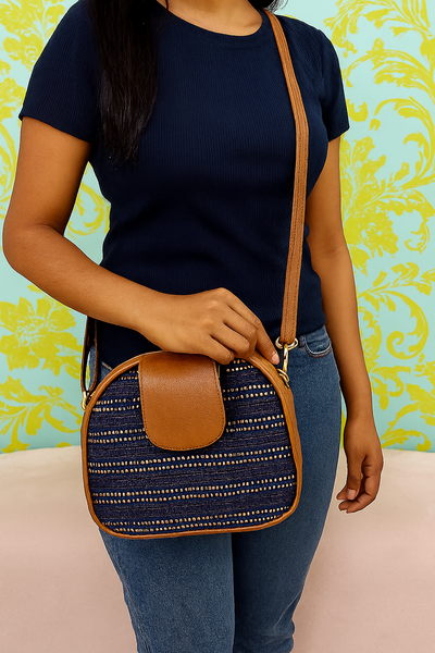 compact sling bag with a rounded top Handmade Handbag for Girls//வட்டமான மேற்புறம் கொண்ட கைவினை ஸ்லிங் பை பெண்களுக்கு.